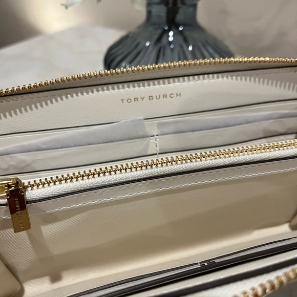 Tory Burch NWT Kira Chevron Quilted Floral Leather Continental Wallet - Picture 6 of 7